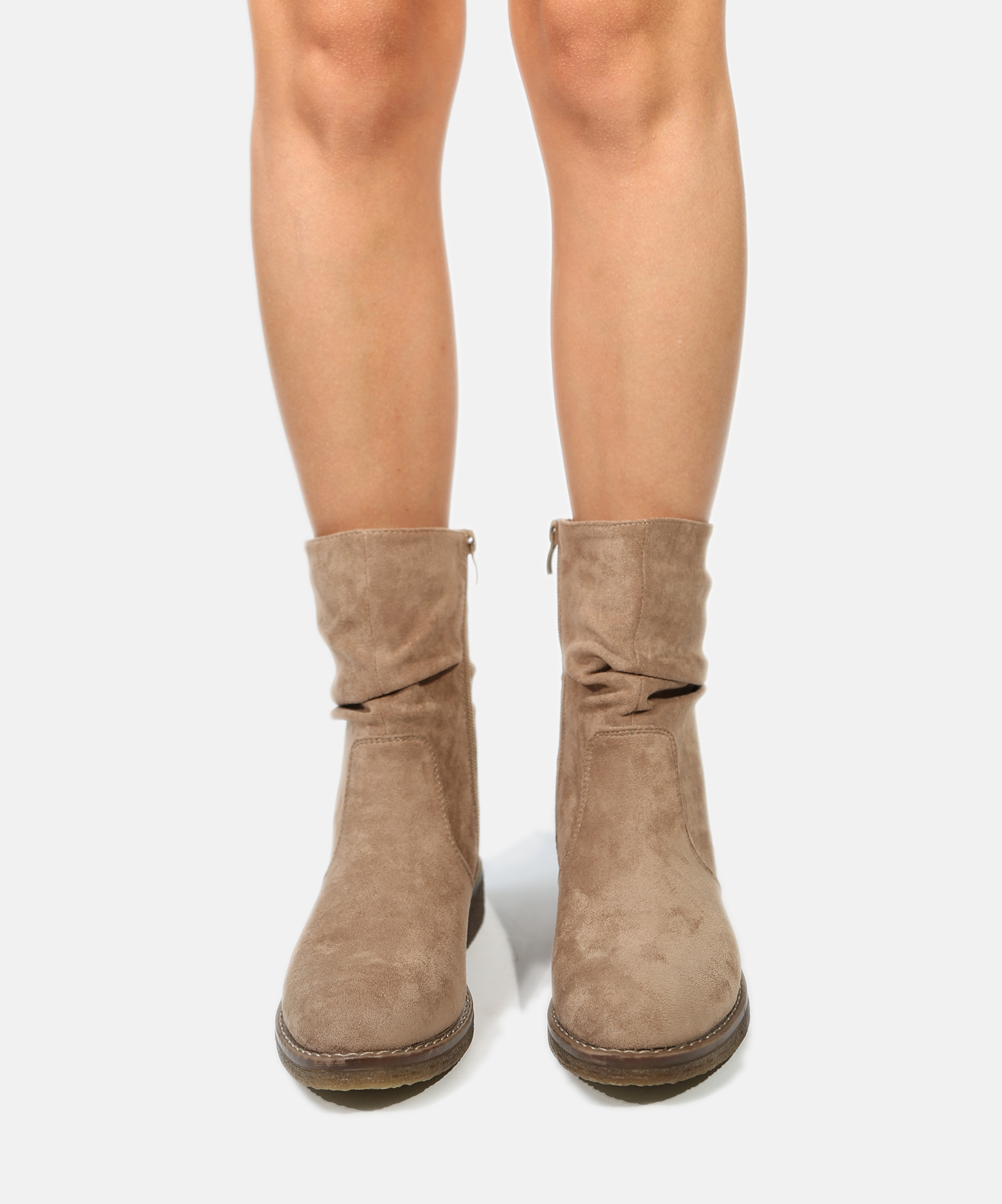 Botins franzidos efeito camurça image number null